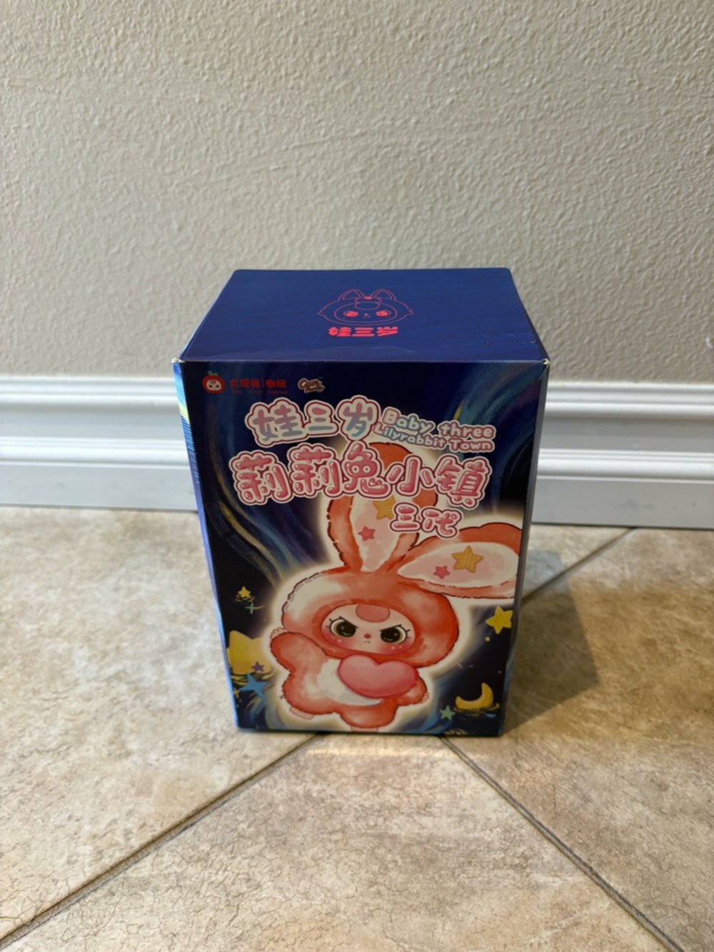 Damaged box Baby Three Lily Rabbit Town V3 plush blind box.